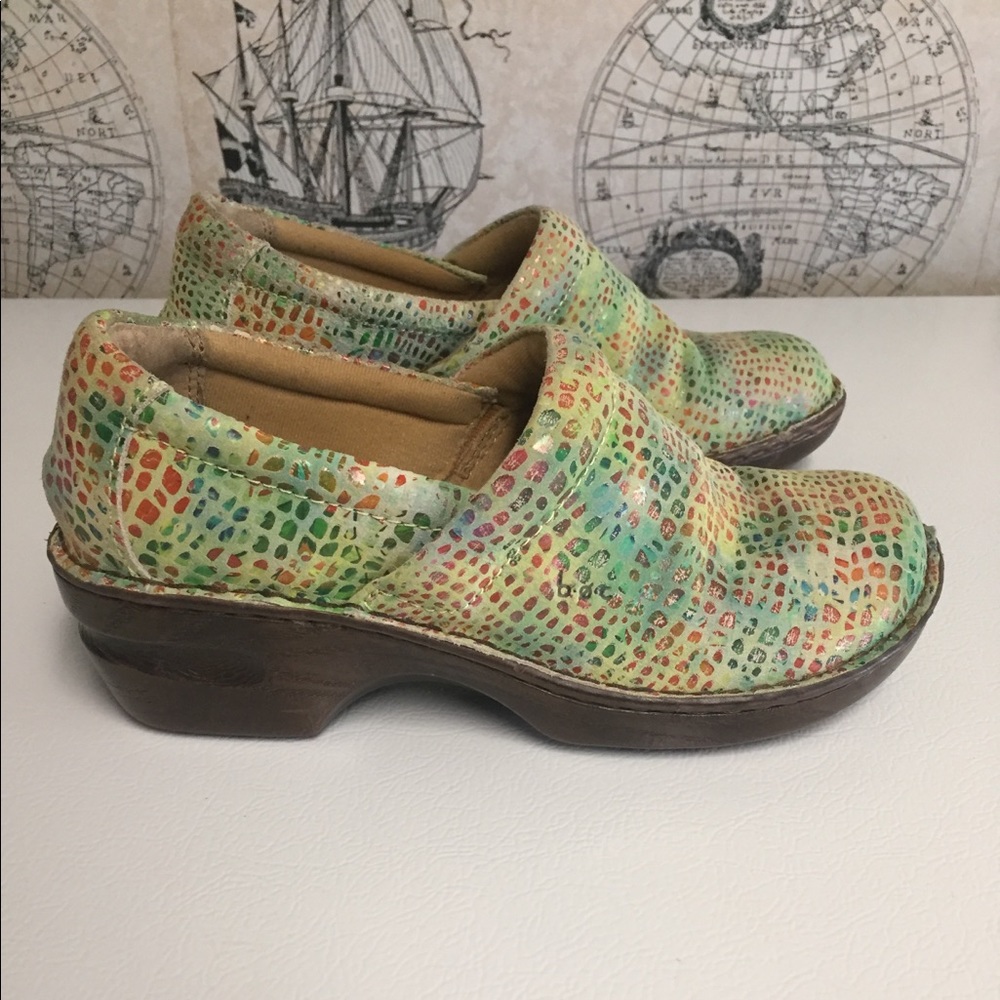 SOLD! b.o.c. Clogs Size 8.5